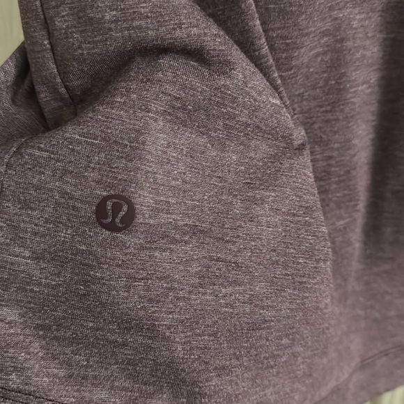 Lululemon Evolution Polo
Heathered Arctic Plum Heathered Obsidian SMALL - Picture 4 of 4